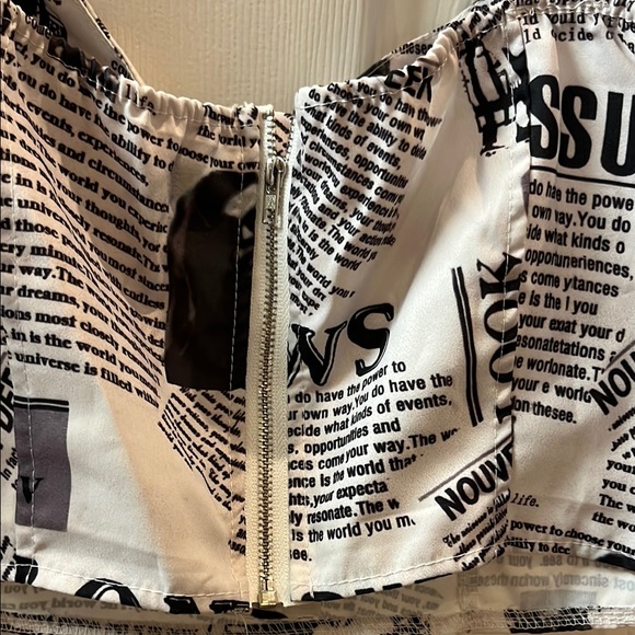 Stylish Black and White newsprint Halter Top, size medium - Picture 3 of 5